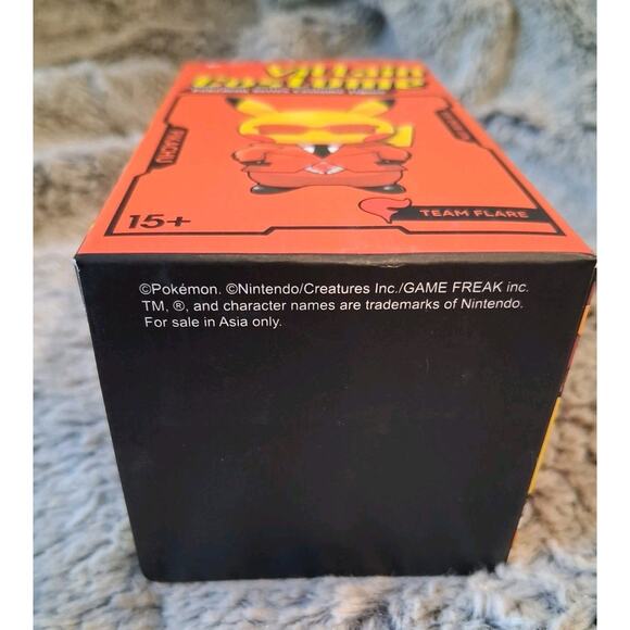 Pokemon Pikachu Villain Costume Mini Figure Series: Team Flare Pikachu Figurine - Picture 6 of 6